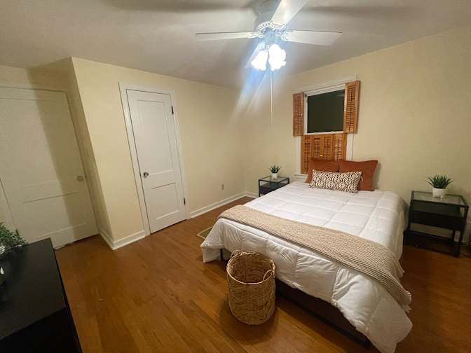 Lotus Consulting and Management LLC's room