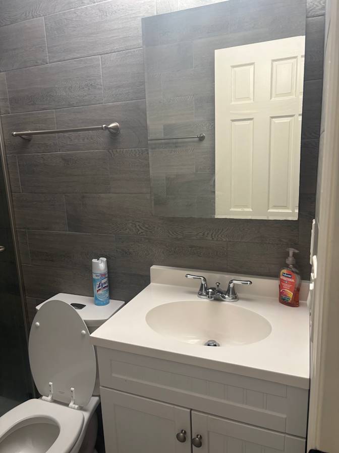 BROOKLYN APARTMENT SHARE LONG OR SHORT TERM's room