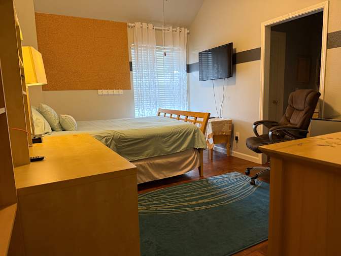 Tiki Engel's room