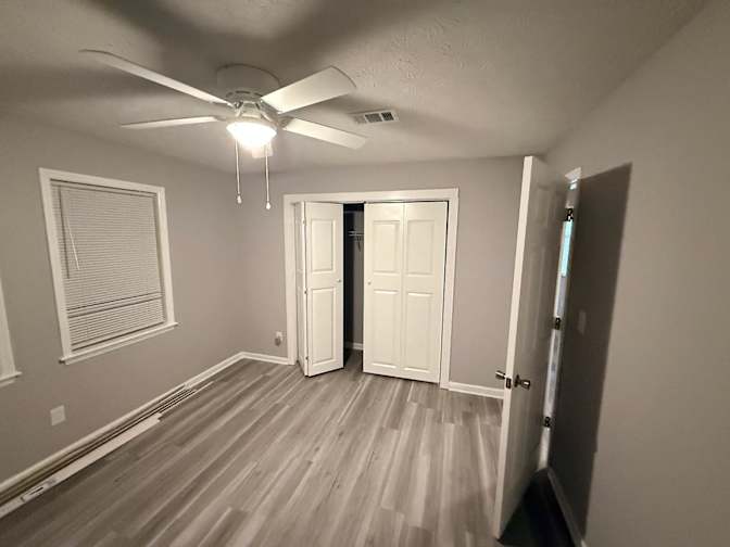 Alcove Rooms's room