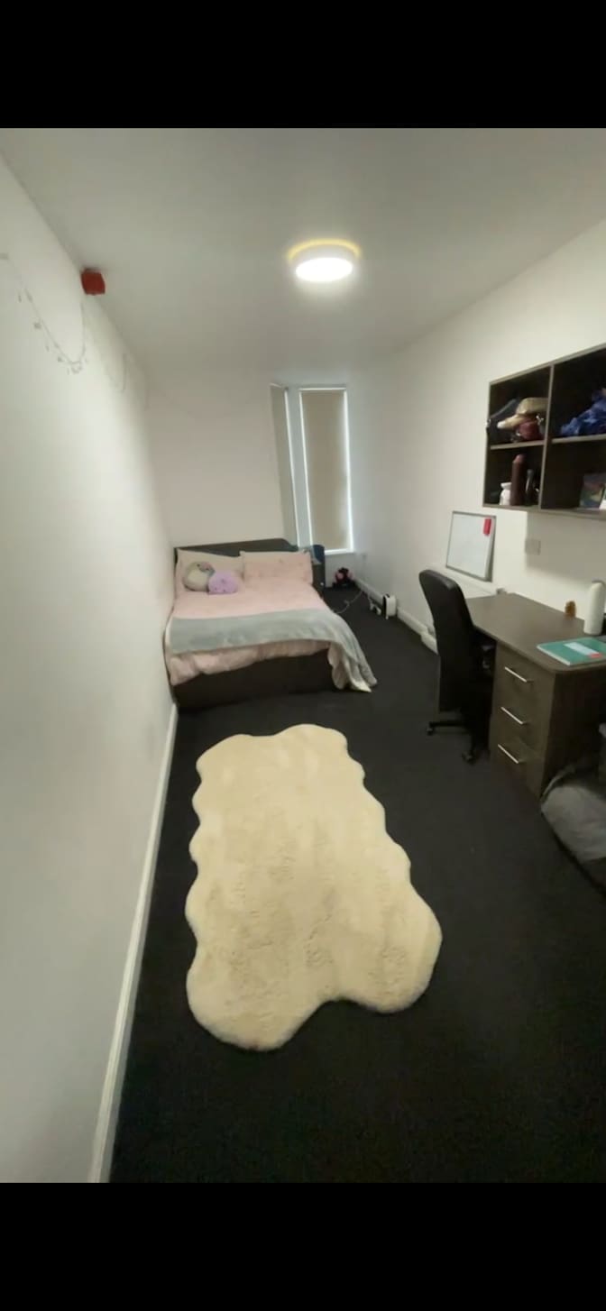 Ivan Feng's room