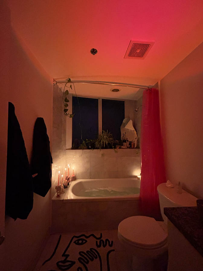 Arielle Elyse Spring's room
