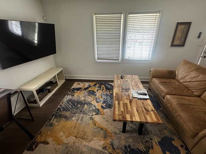 Alcove Rooms's room