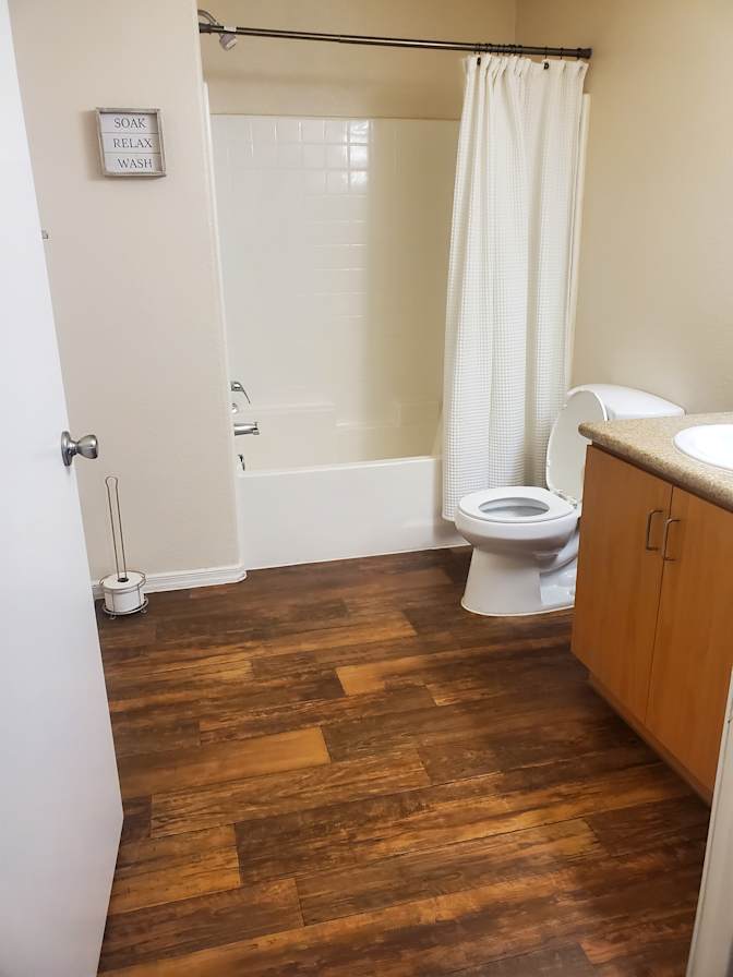 Leslie's room