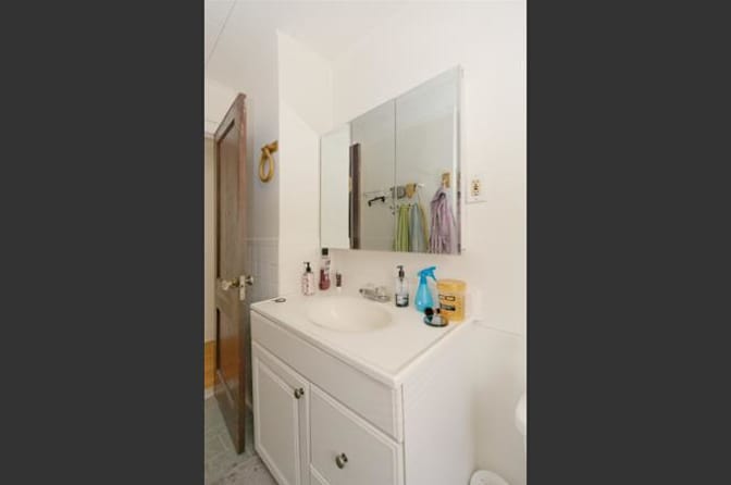 Yong's room