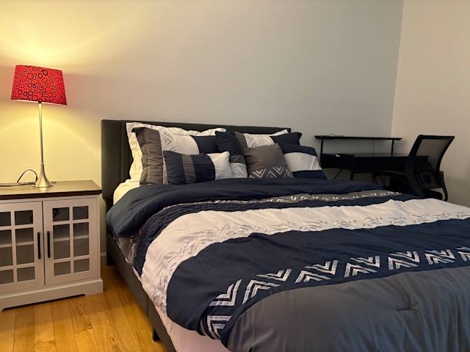 Dennis Glenn's room