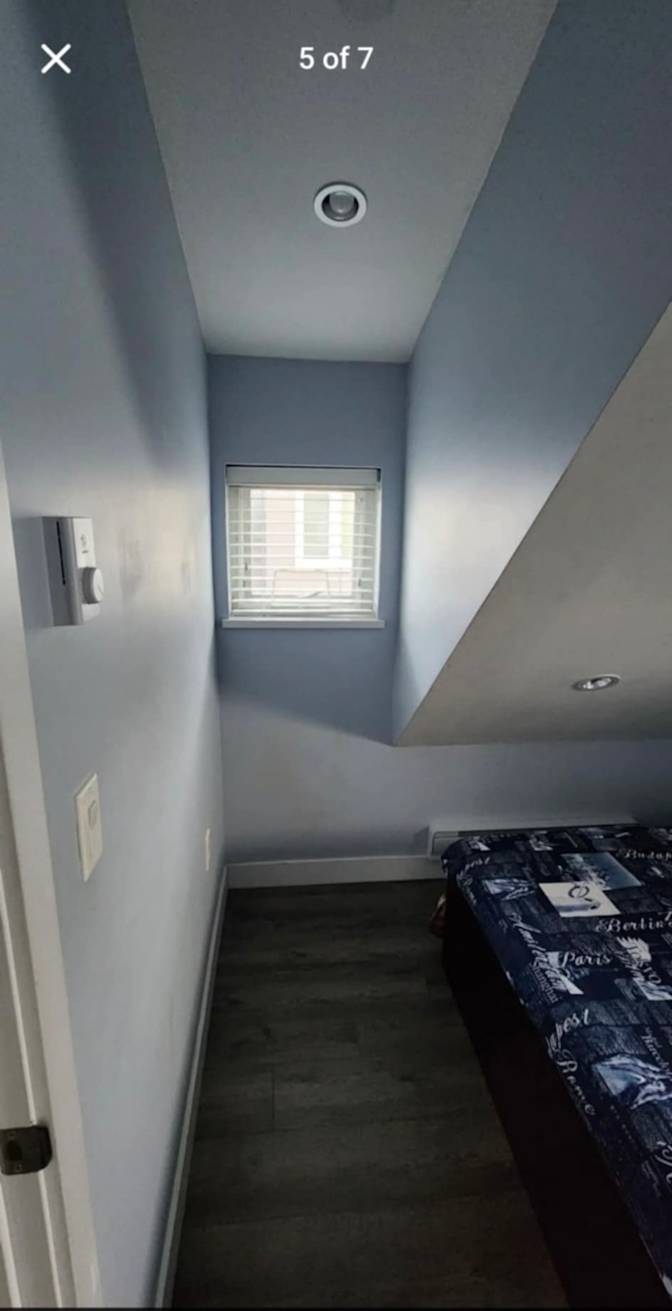 La Monte's room