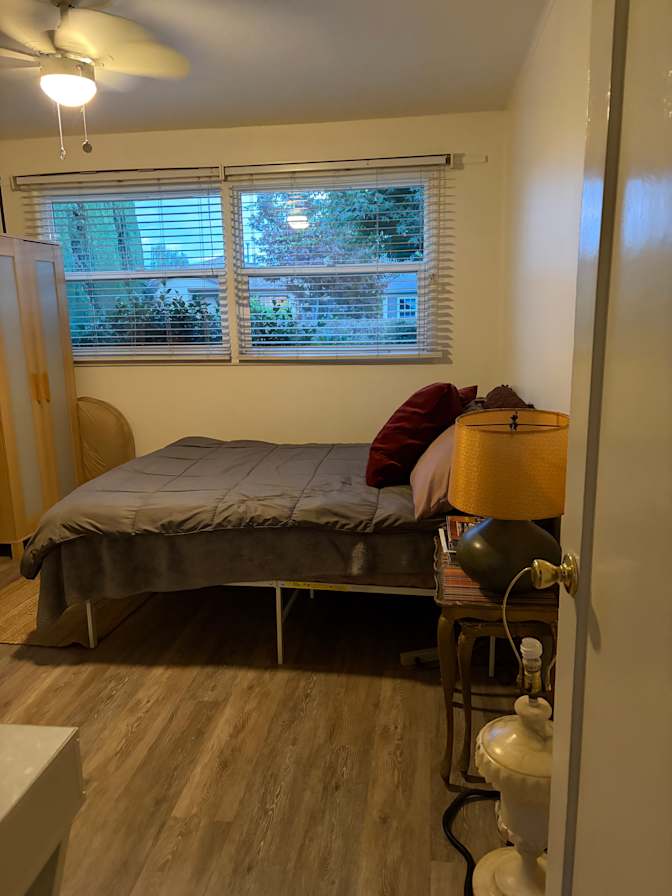 diane ROYAL's room