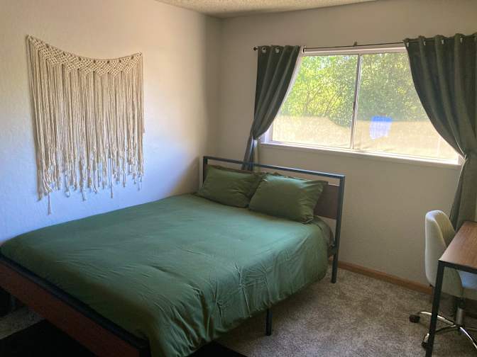 Ren's room