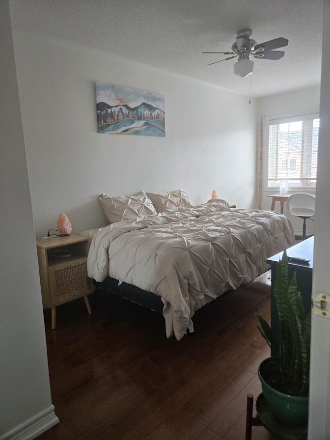 Sarah-Lee's room