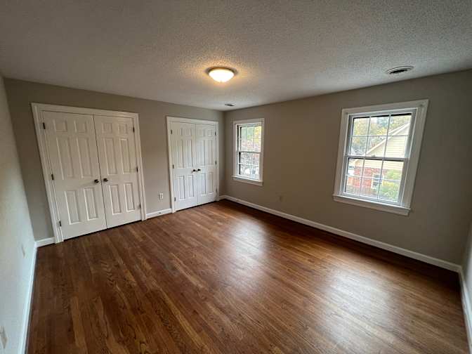 Alcove Rooms's room