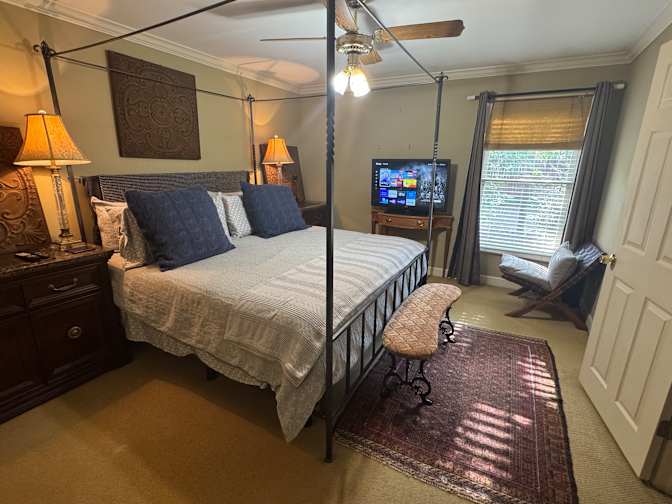 Floyd's room