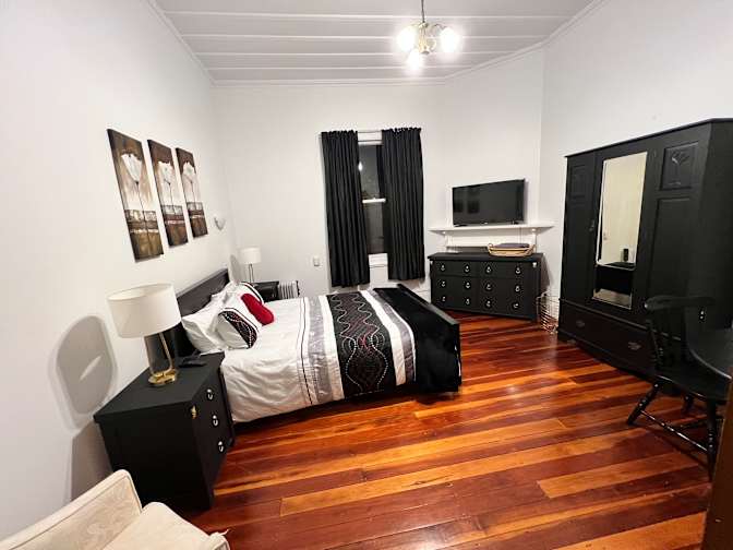 Elmer's room