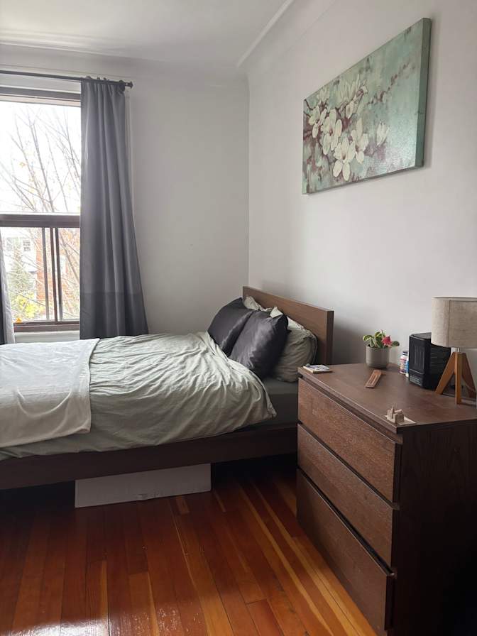 Thomas's room