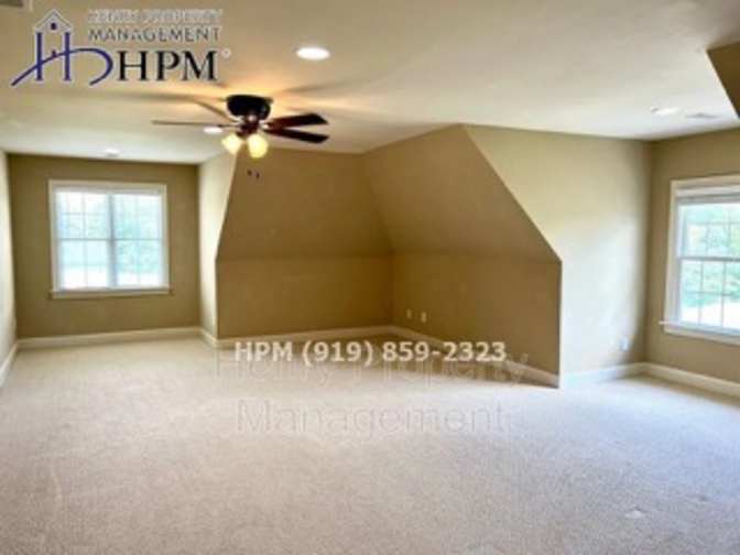 Alcove Rooms's room
