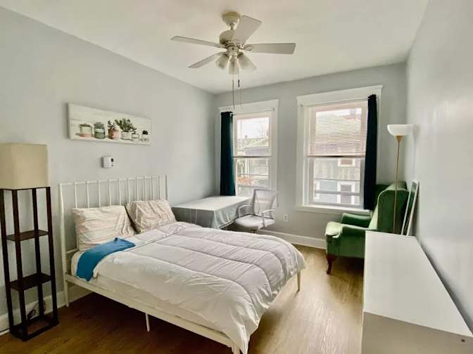 Beautiful clean furnished private room's room