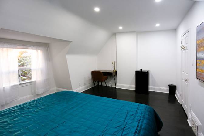 farnaz hosseini's room