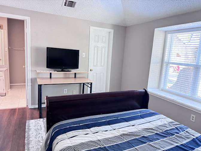 Sergio's room