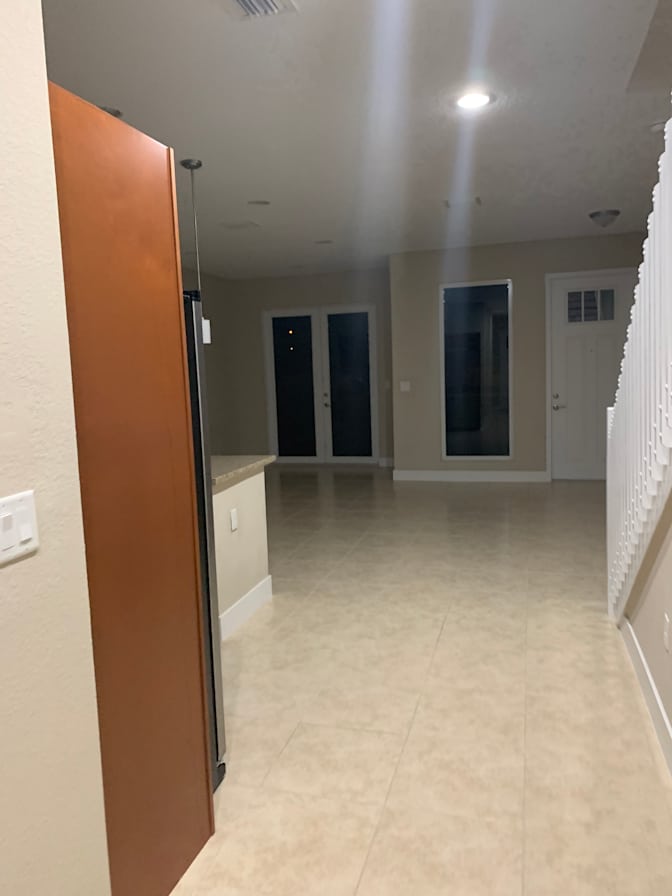 jahlela box's room