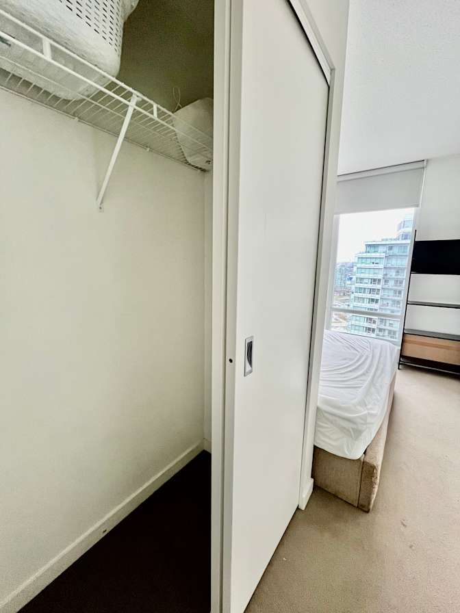 Lee's room