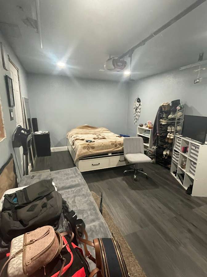Jose's room