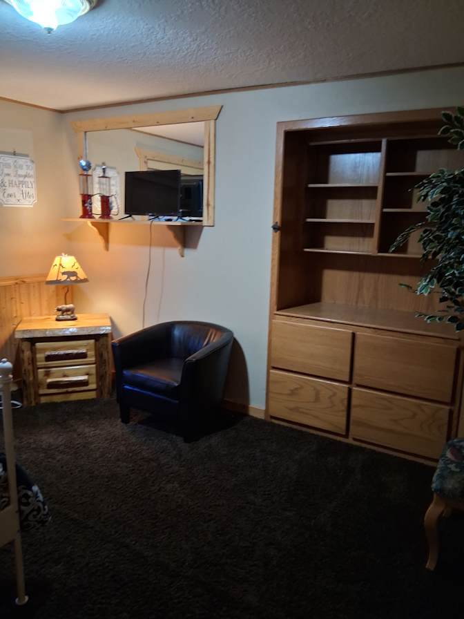 Yvonne E Errend's room