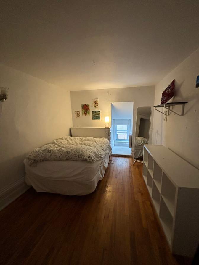 Laura Julia's room