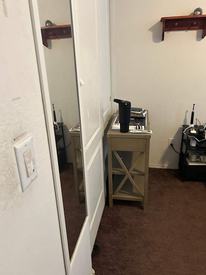 kiyoumarceFaridian's room