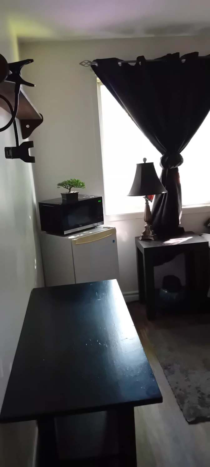 Sweet Lou's room