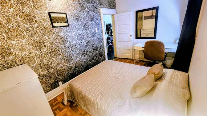 Laure's room