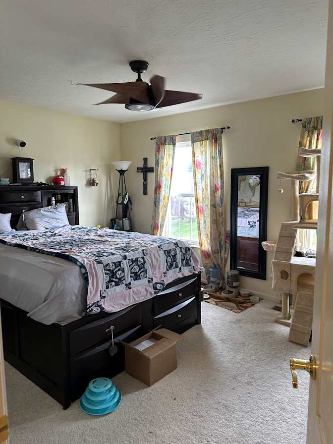 Leslie's room