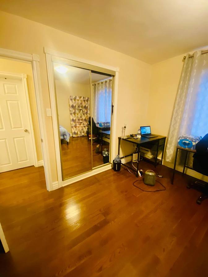 AVISH DUSORUTH's room