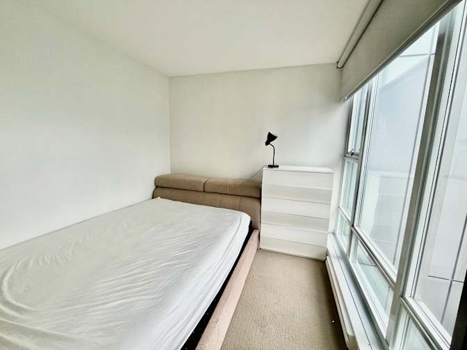 Lee's room