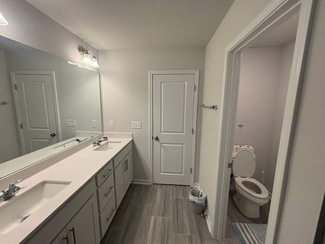 Alcove Rooms's room