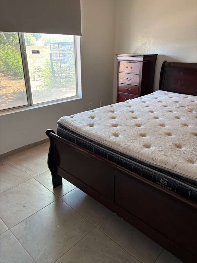 Tom's room