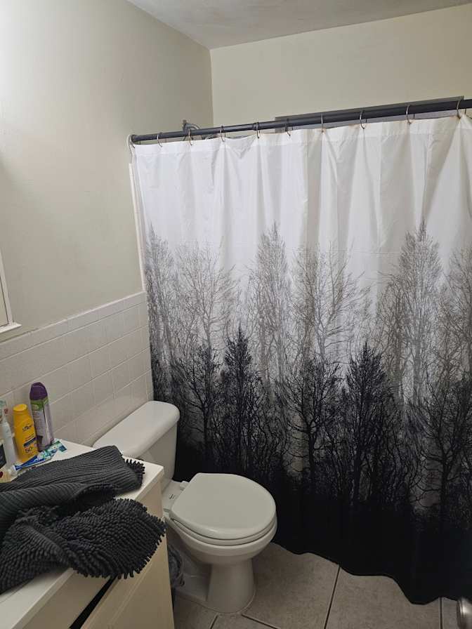 Amos Flores's room