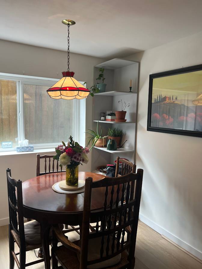 Adrian Pettyfer's room