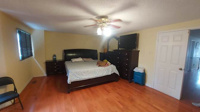 M K's room