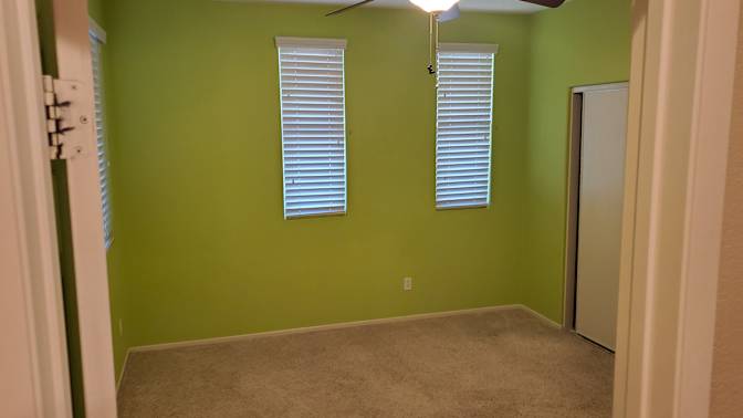 KRISTOF MIKUTA's room