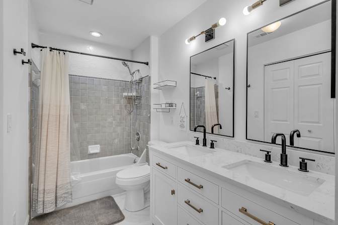 lifedoorrentals's room