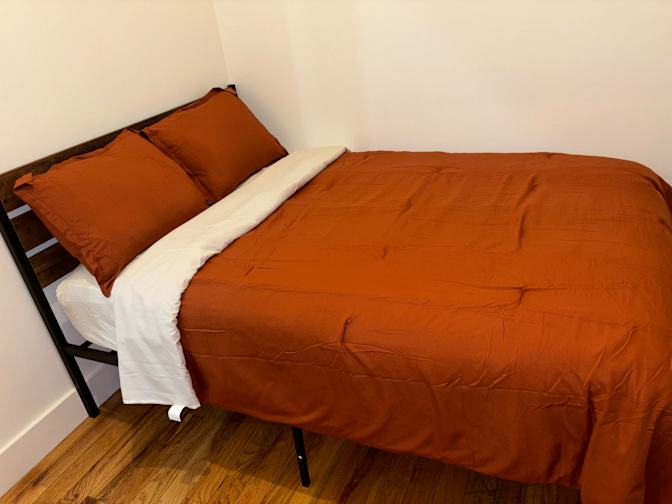 BROOKLYN APARTMENT SHARE LONG OR SHORT TERM's room