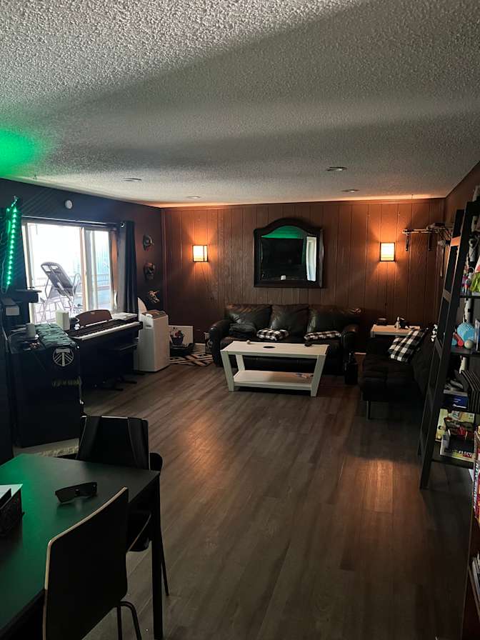 Greg's room