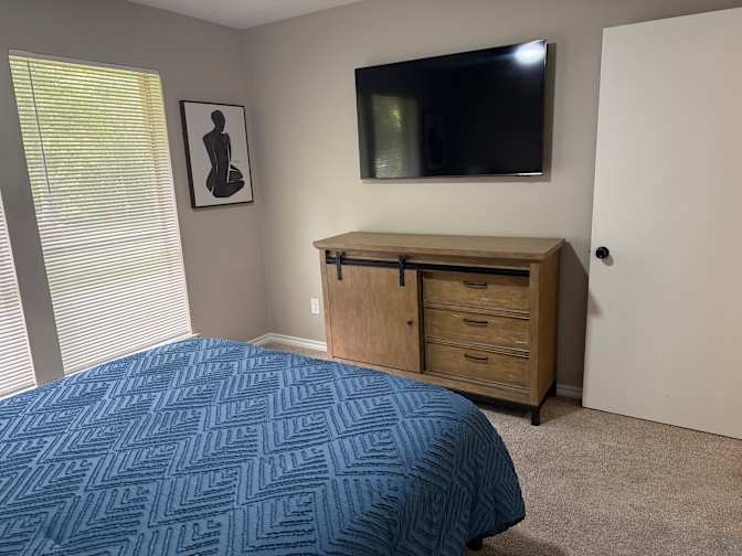 Dominique P Bredy's room