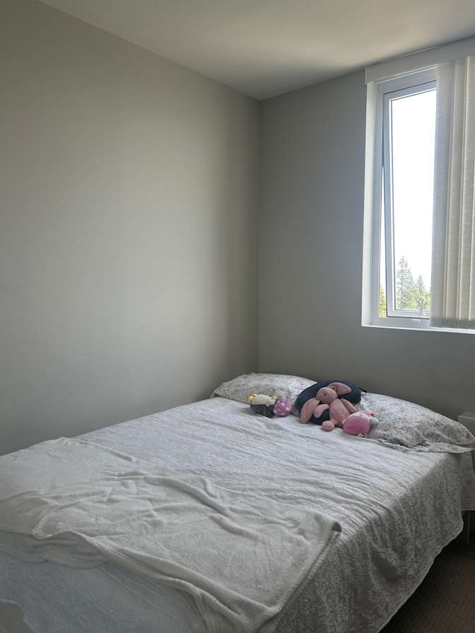Mika Sanchez's room