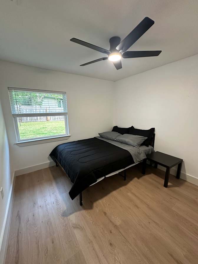Ola's room