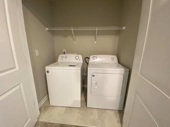Alcove Rooms's room