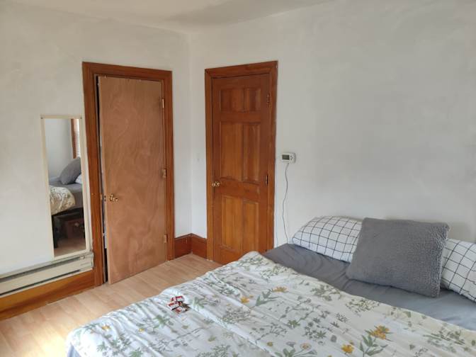 Cüneyt's room