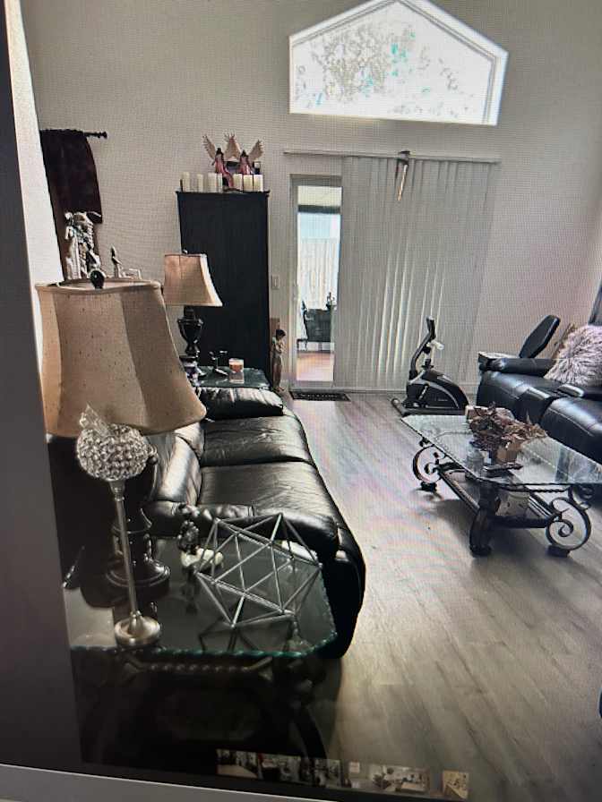 Porsche's room
