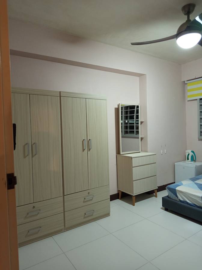 Farrah R's room