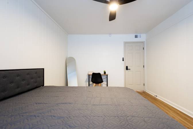 Thao's room